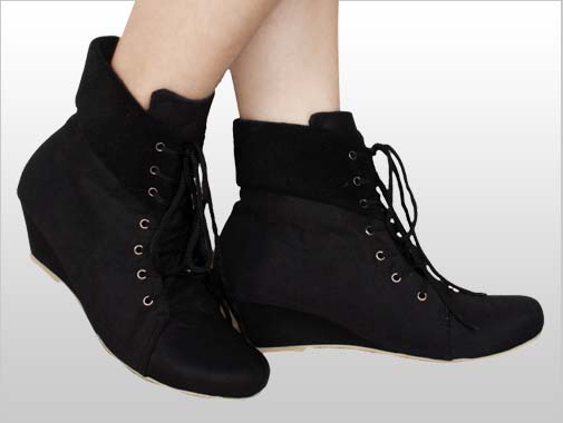 Tampil Trendy Dengan Model Sepatu Boots Wanita