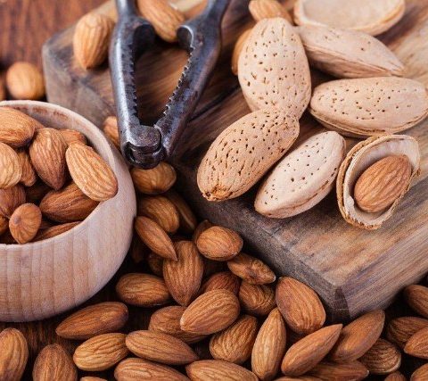 Manfaat Mengkonsumsi Kacang Almond